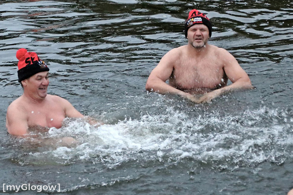 Sławskie morsy uczciły Święto Niepodległości