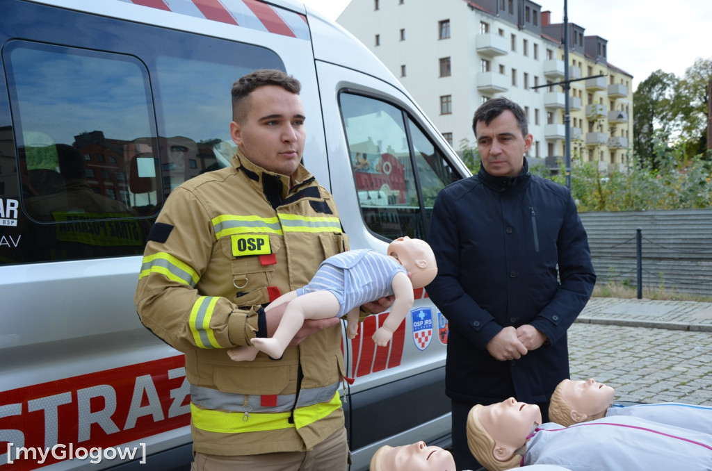 Głogowscy strażacy uczą dzieci ratować życie