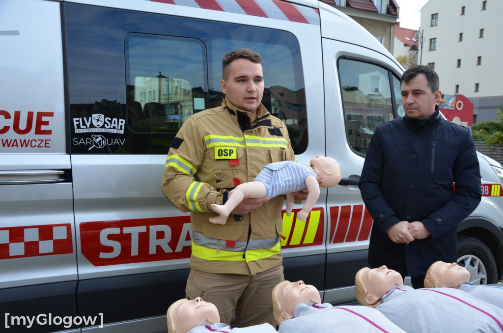 Głogowscy strażacy uczą dzieci ratować życie