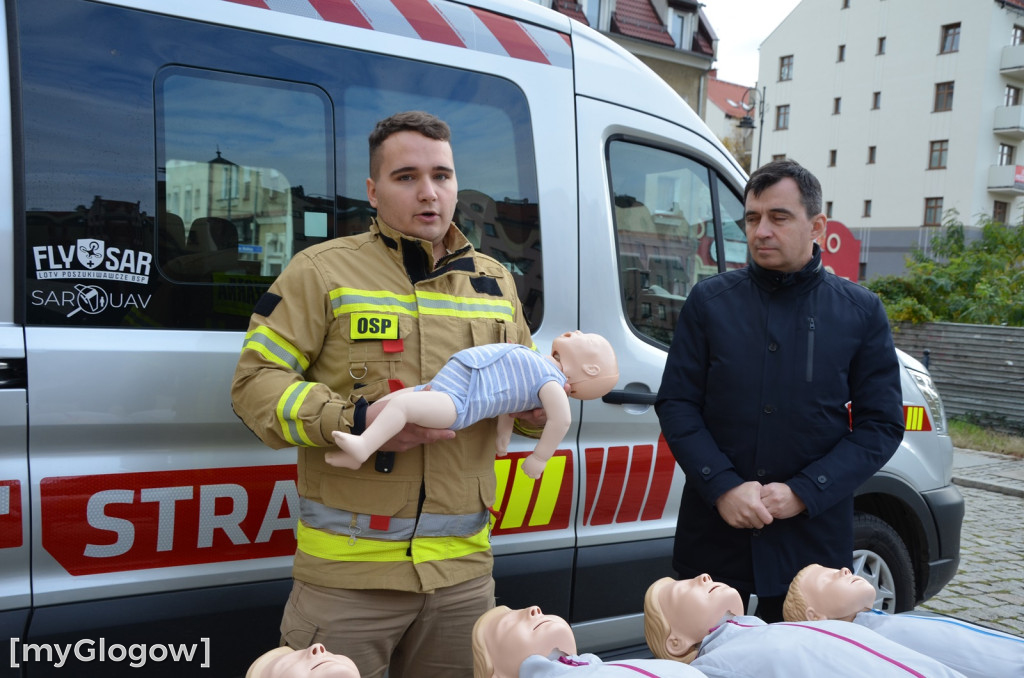 Głogowscy strażacy uczą dzieci ratować życie