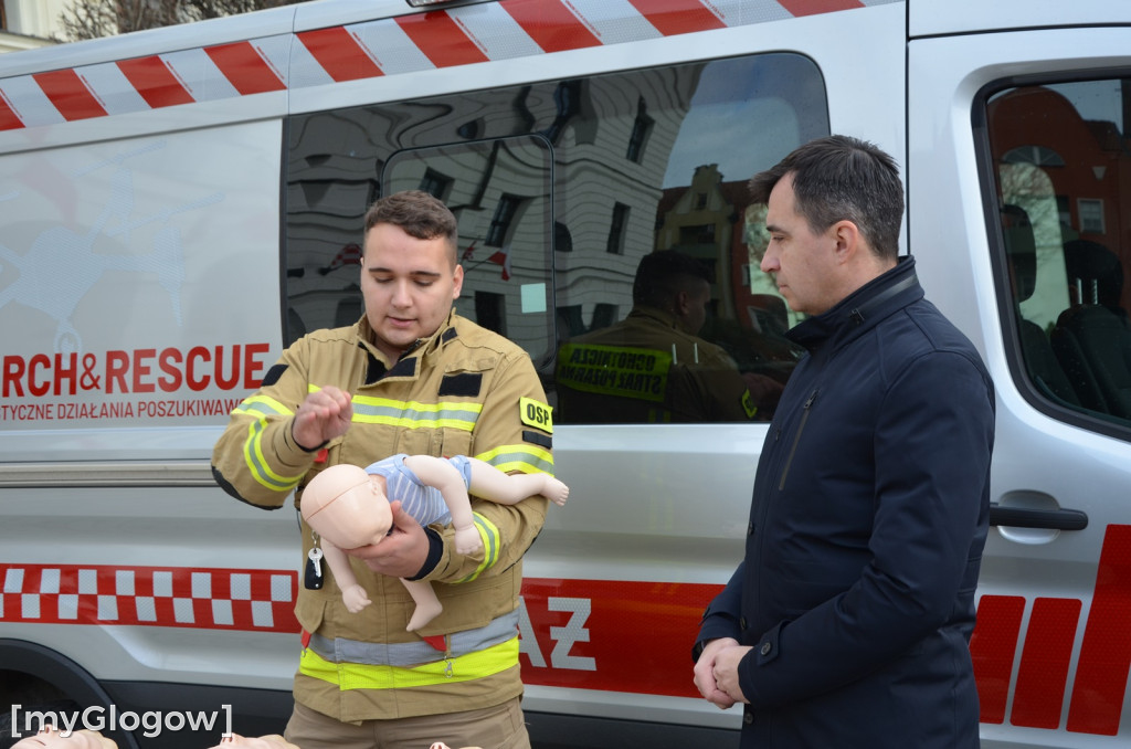 Głogowscy strażacy uczą dzieci ratować życie