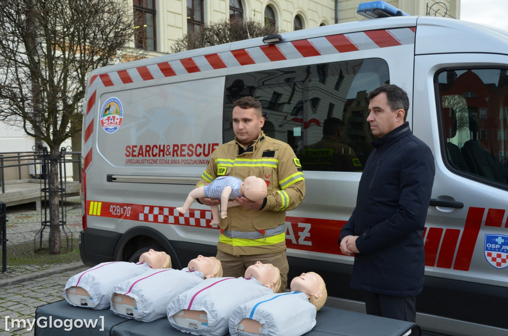 Głogowscy strażacy uczą dzieci ratować życie