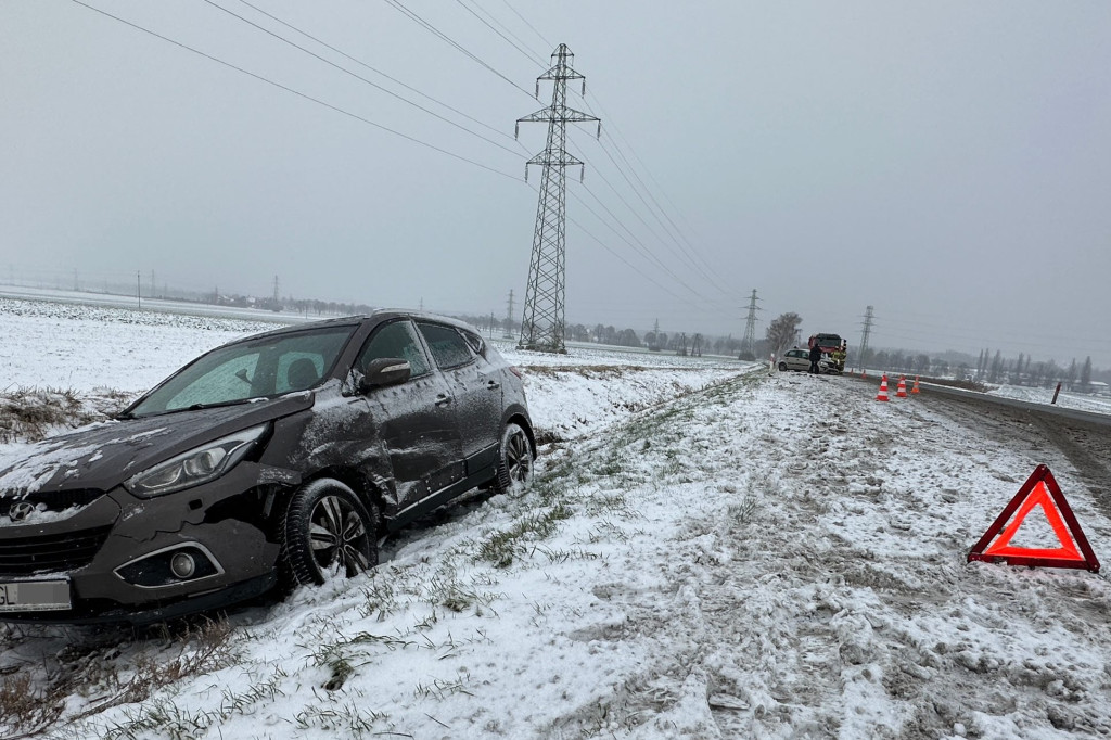 Kolizja na drodze dojazdowej do Ronda Hutników