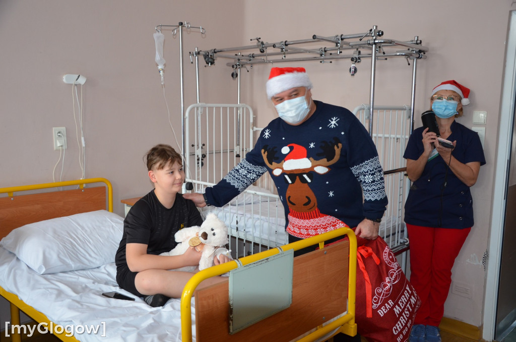 Mikołaj odwiedził pacjentów głogowskiego szpitala
