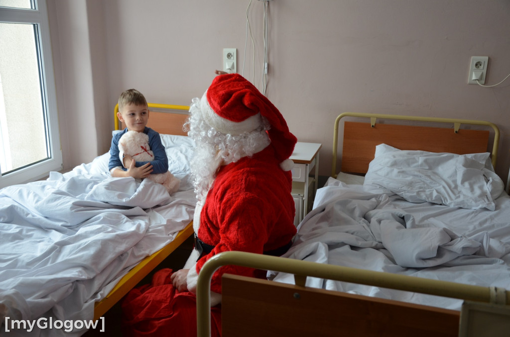 Mikołaj odwiedził pacjentów głogowskiego szpitala