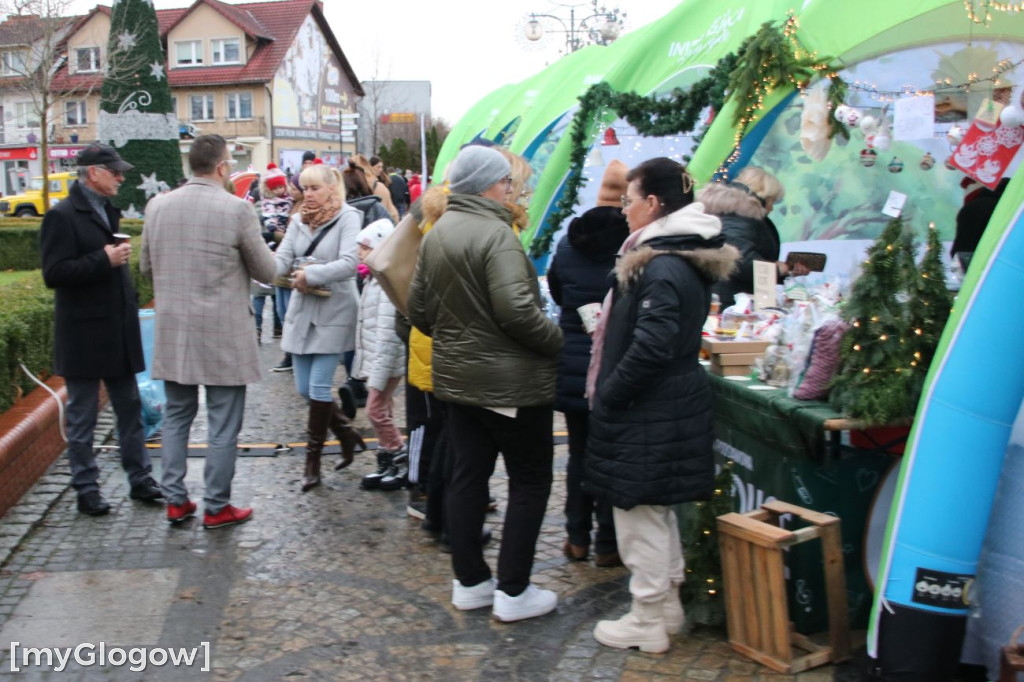 Nowy Rynek w Sławie opanował Jarmark Świąteczny