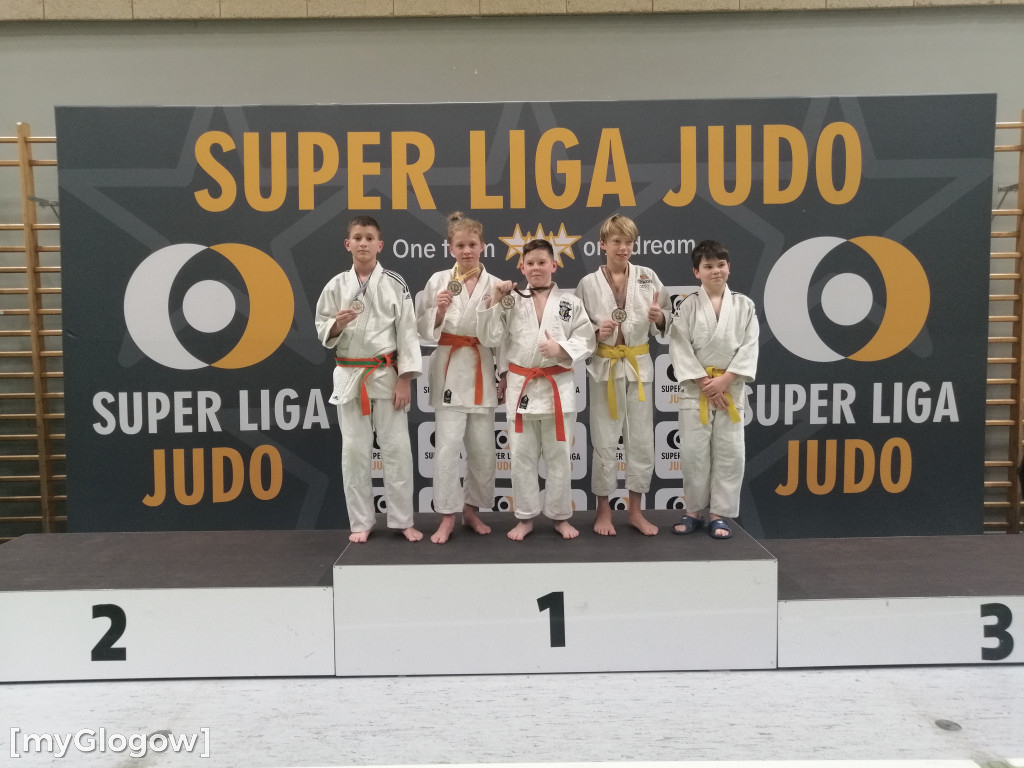 Wór medali dla młodych judoków z IGI Judo Głogów