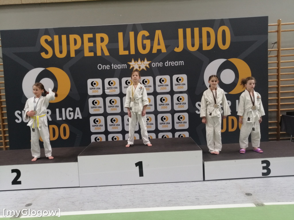 Wór medali dla młodych judoków z IGI Judo Głogów