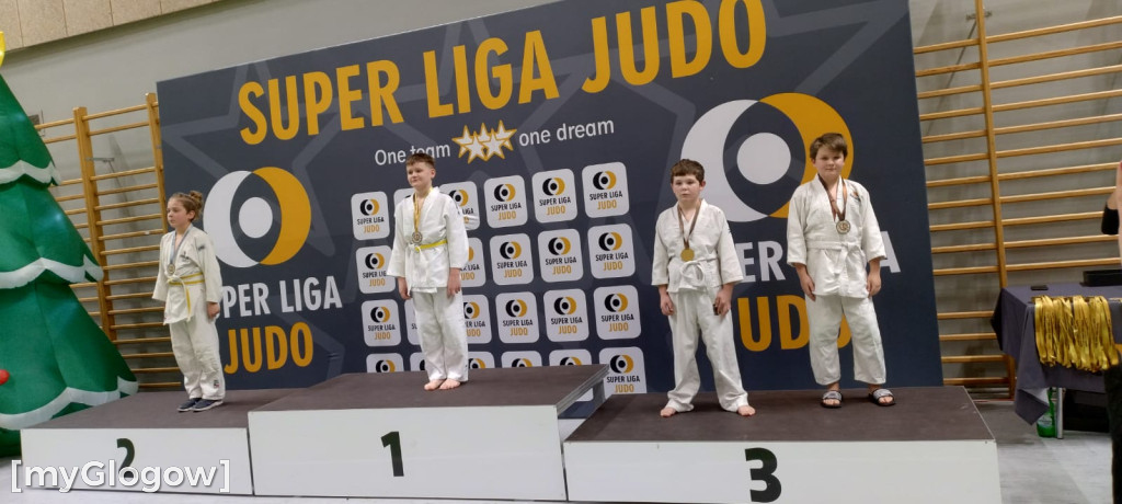 Wór medali dla młodych judoków z IGI Judo Głogów