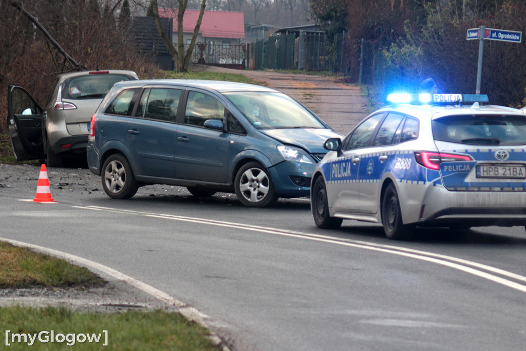 Zderzenie dwóch samochodów na Szczyglickiej w Głogowie