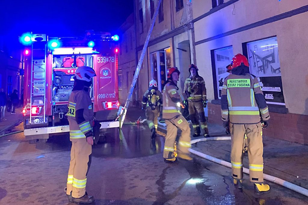 Dwie osoby poparzone w wyniku pożaru mieszkania
