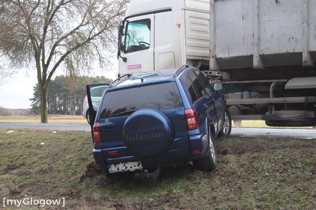 Kierowca ciężarówki: Toyota stanęła w poprzek drogi