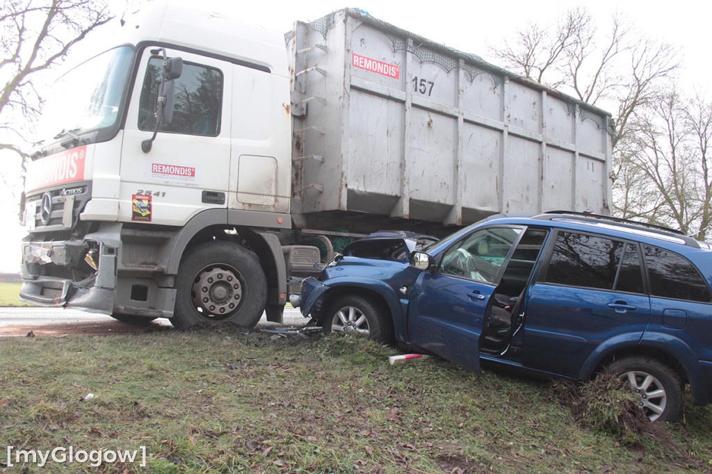 Kierowca ciężarówki: Toyota stanęła w poprzek drogi