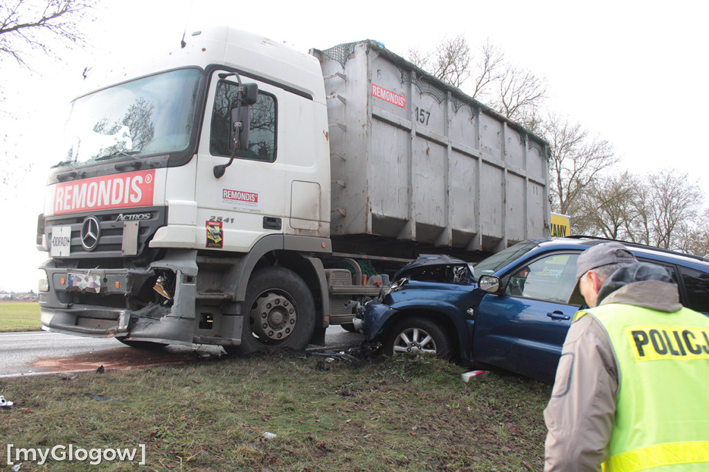 Kierowca ciężarówki: Toyota stanęła w poprzek drogi