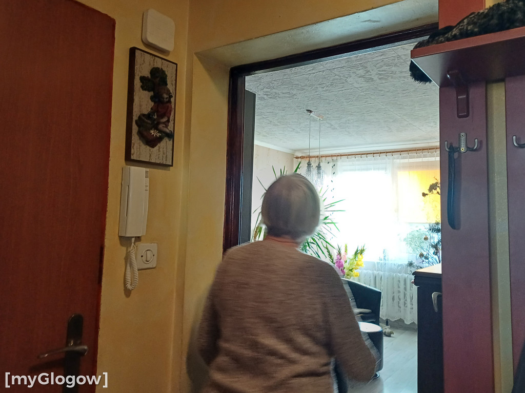 Pani Czesławie od ośmiu lat woda kapie z sufitu