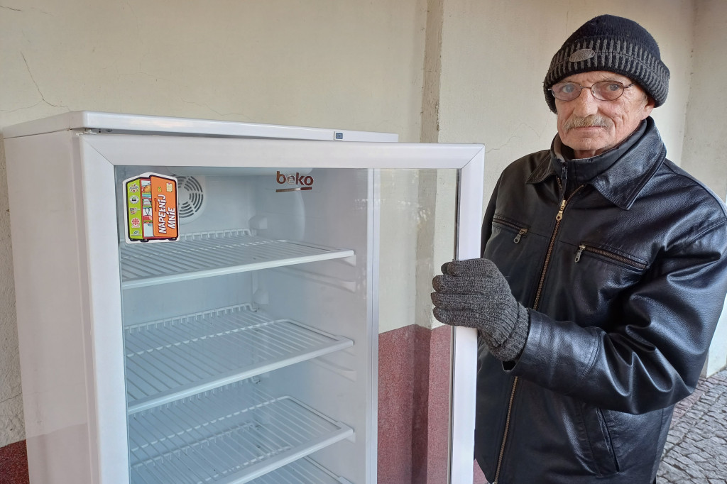 Głogowska lodówka społeczna jest pusta. Podzielcie się, zamiast wyrzucać