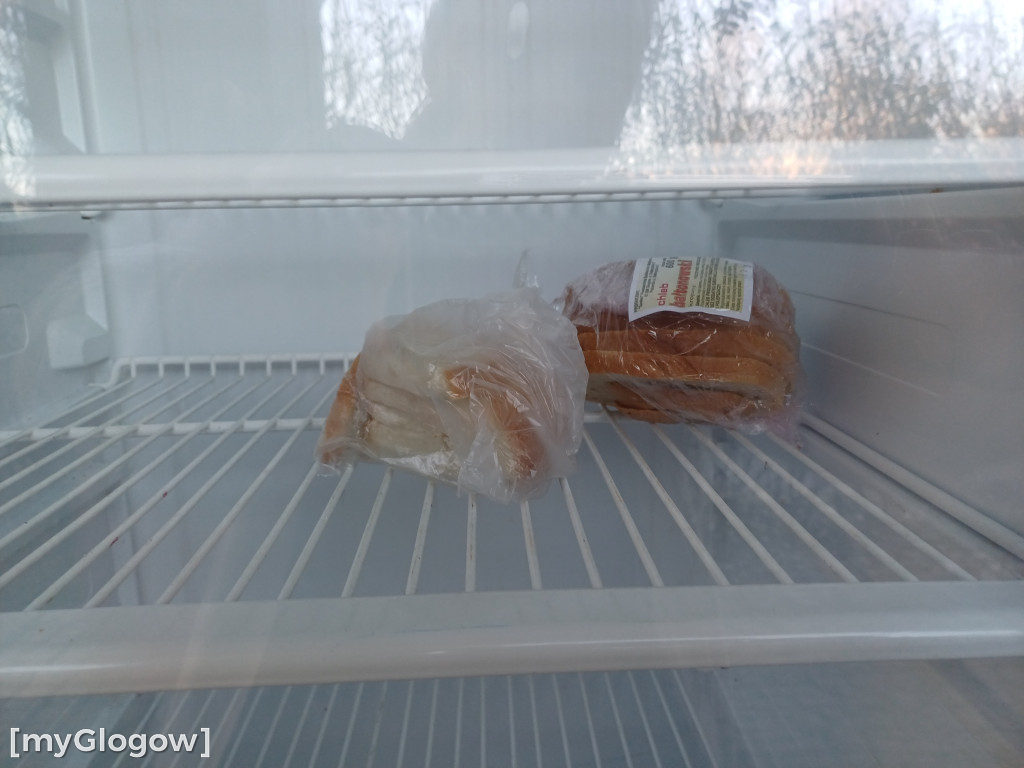 Głogowska lodówka społeczna jest pusta. Podzielcie się, zamiast wyrzucać
