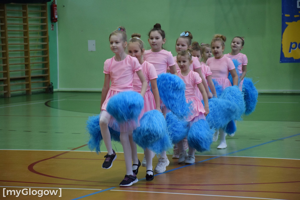 Charytatywny turniej siatkówki w SP 12 w Głogowie