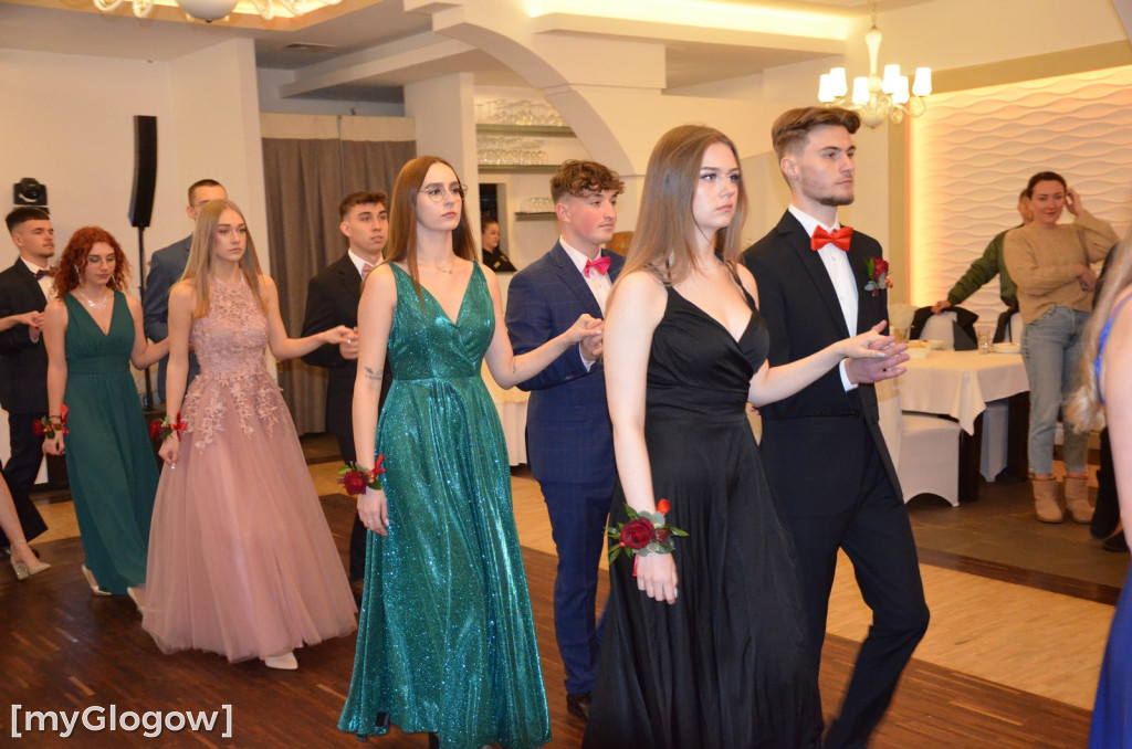 Tak się bawią na studniówce uczniowie Szkoły Mistrzostwa Sportowego w Głogowie