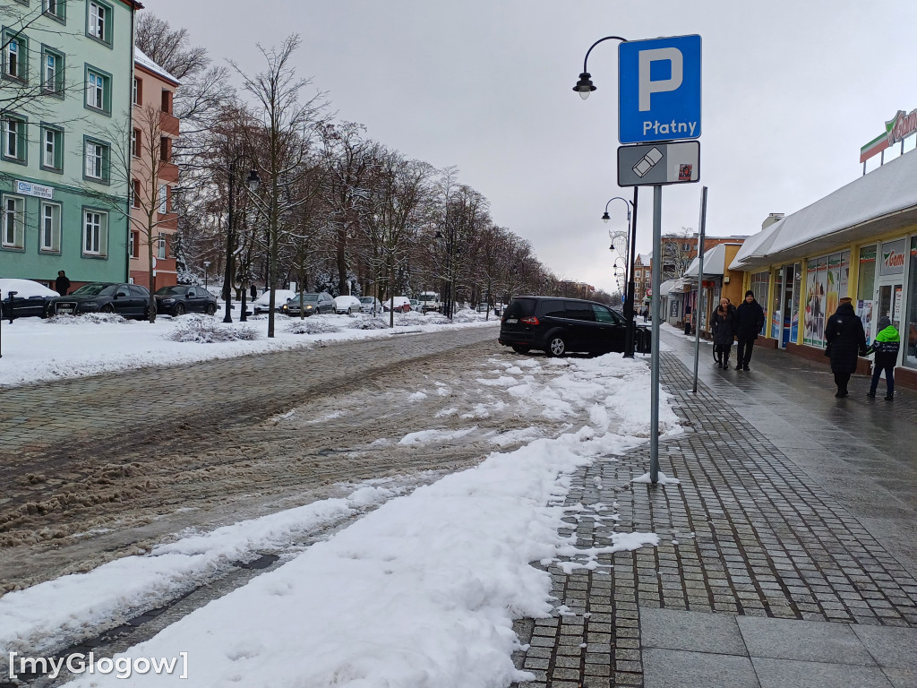 GPK odśnieża, ale efekty są mizerne