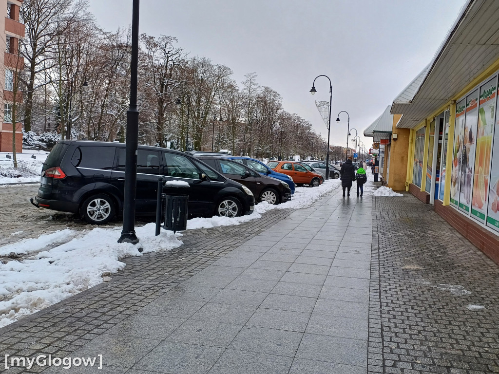 GPK odśnieża, ale efekty są mizerne