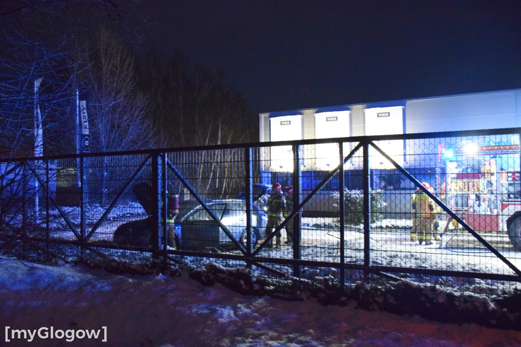 Mazda 6 paliła się na wjeździe do Głogowa