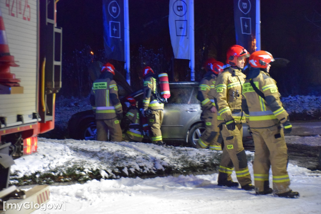 Mazda 6 paliła się na wjeździe do Głogowa