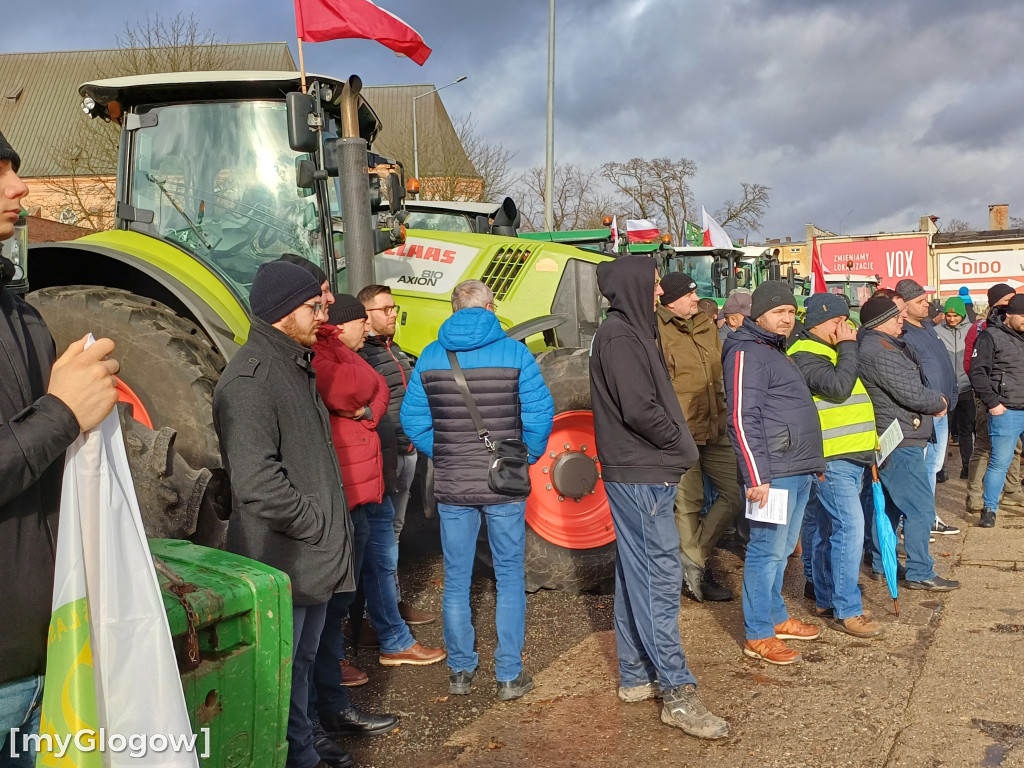 Ponad 200 rolników i 100 ciągników w Głogowie. Dwa razy więcej niż zapowiadali
