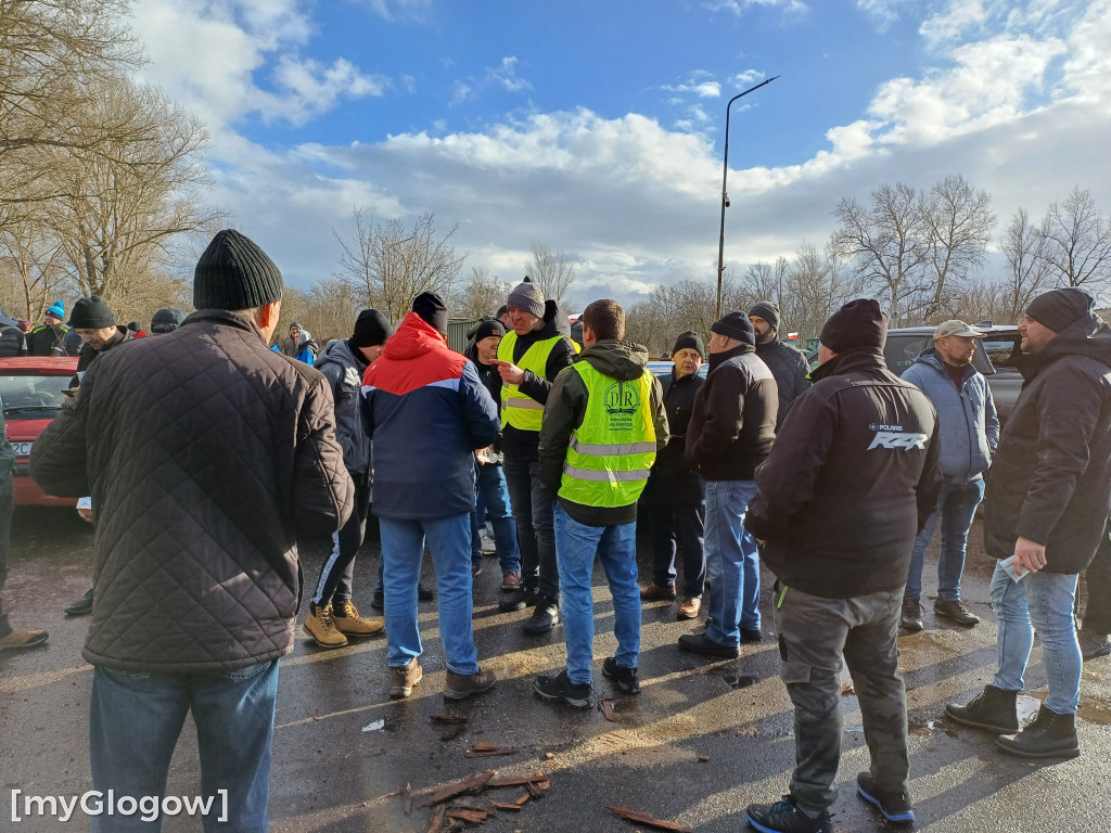 Ponad 200 rolników i 100 ciągników w Głogowie. Dwa razy więcej niż zapowiadali