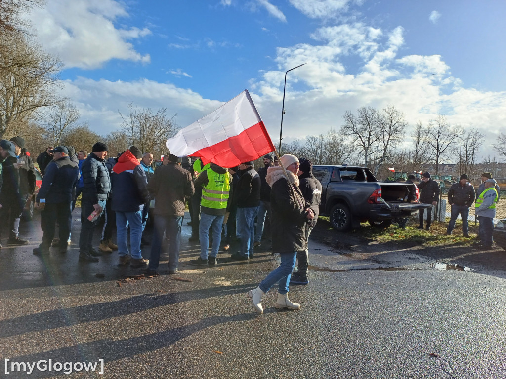 Ponad 200 rolników i 100 ciągników w Głogowie. Dwa razy więcej niż zapowiadali
