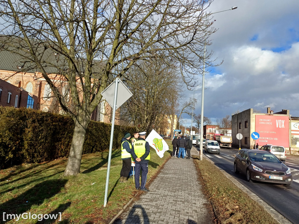 Ponad 200 rolników i 100 ciągników w Głogowie. Dwa razy więcej niż zapowiadali