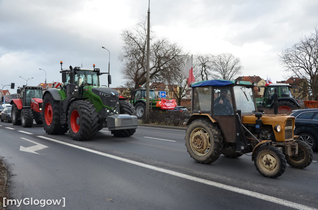 Ponad 200 rolników i 100 ciągników w Głogowie. Dwa razy więcej niż zapowiadali
