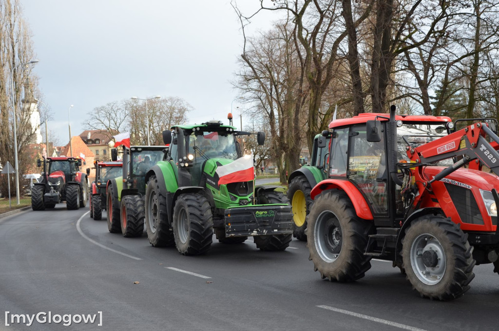 Ponad 200 rolników i 100 ciągników w Głogowie. Dwa razy więcej niż zapowiadali