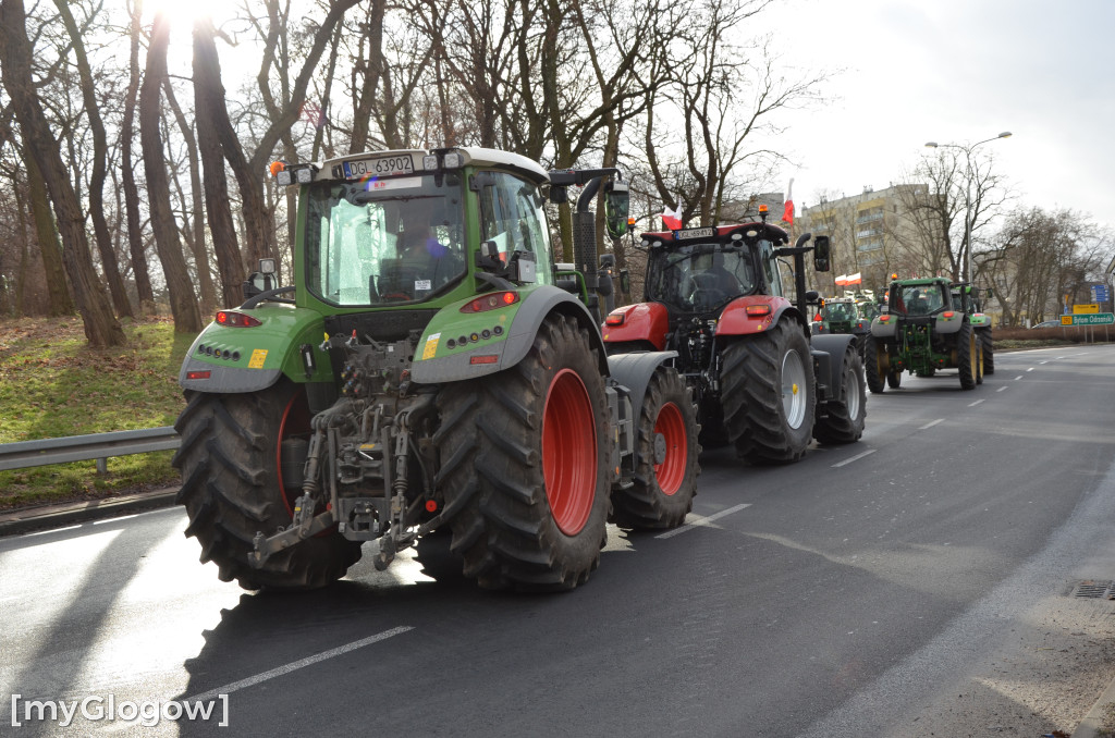 Ponad 200 rolników i 100 ciągników w Głogowie. Dwa razy więcej niż zapowiadali