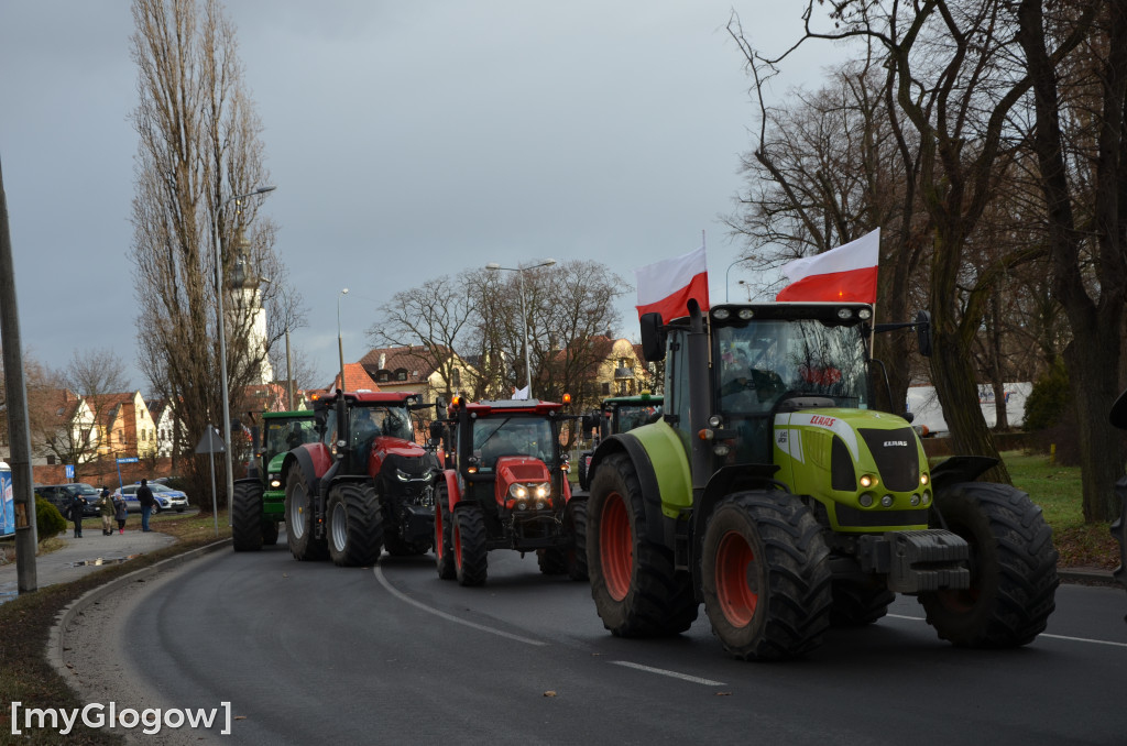 Ponad 200 rolników i 100 ciągników w Głogowie. Dwa razy więcej niż zapowiadali