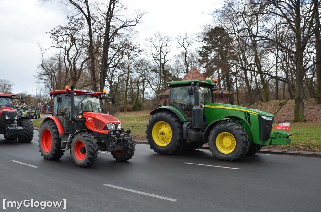 Ponad 200 rolników i 100 ciągników w Głogowie. Dwa razy więcej niż zapowiadali