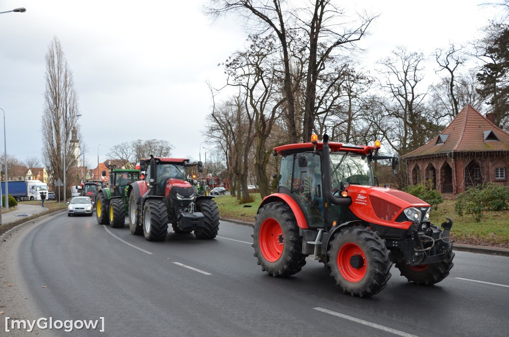 Ponad 200 rolników i 100 ciągników w Głogowie. Dwa razy więcej niż zapowiadali