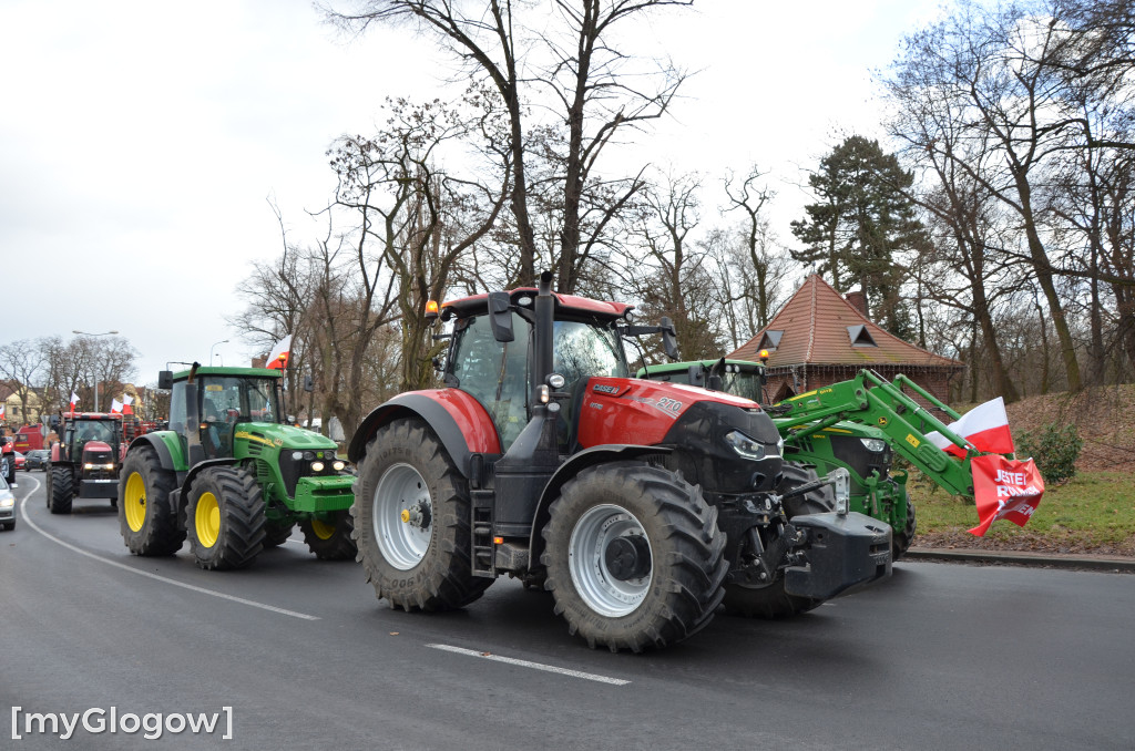 Ponad 200 rolników i 100 ciągników w Głogowie. Dwa razy więcej niż zapowiadali
