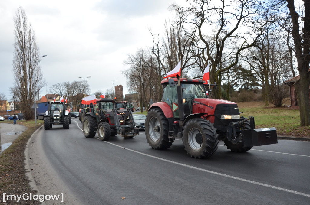 Ponad 200 rolników i 100 ciągników w Głogowie. Dwa razy więcej niż zapowiadali
