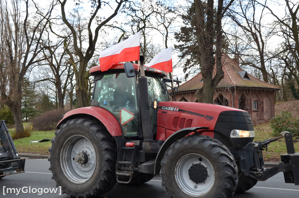 Ponad 200 rolników i 100 ciągników w Głogowie. Dwa razy więcej niż zapowiadali