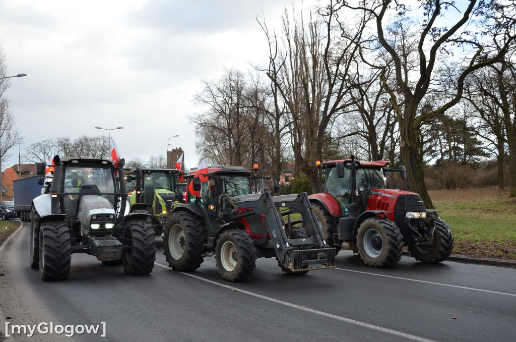 Ponad 200 rolników i 100 ciągników w Głogowie. Dwa razy więcej niż zapowiadali