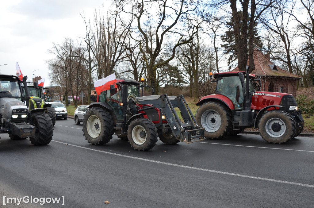 Ponad 200 rolników i 100 ciągników w Głogowie. Dwa razy więcej niż zapowiadali