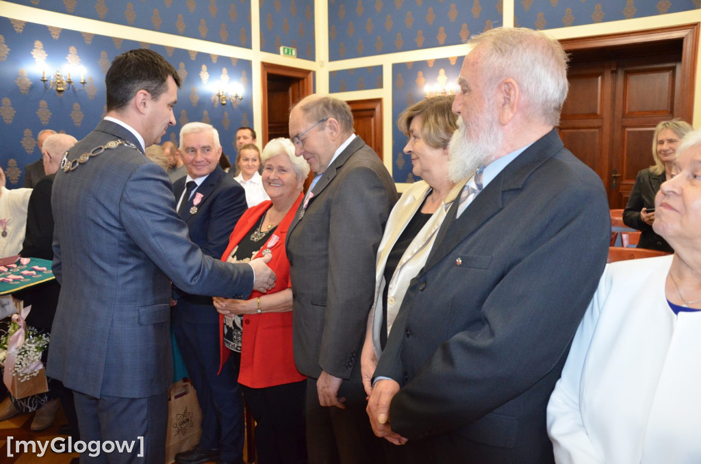 Piękny jubileusz. Złote Gody 10 par w głogowskim ratuszu