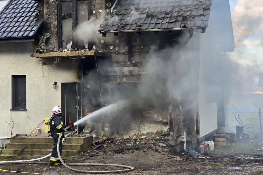 Pożar domu w Ułanowie. Poparzony właściciel w szpitalu