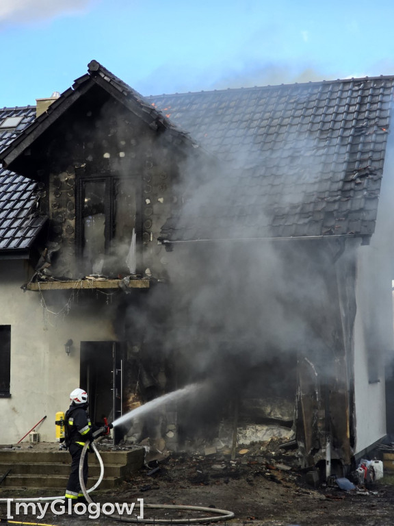 Pożar domu w Ułanowie. Poparzony właściciel w szpitalu