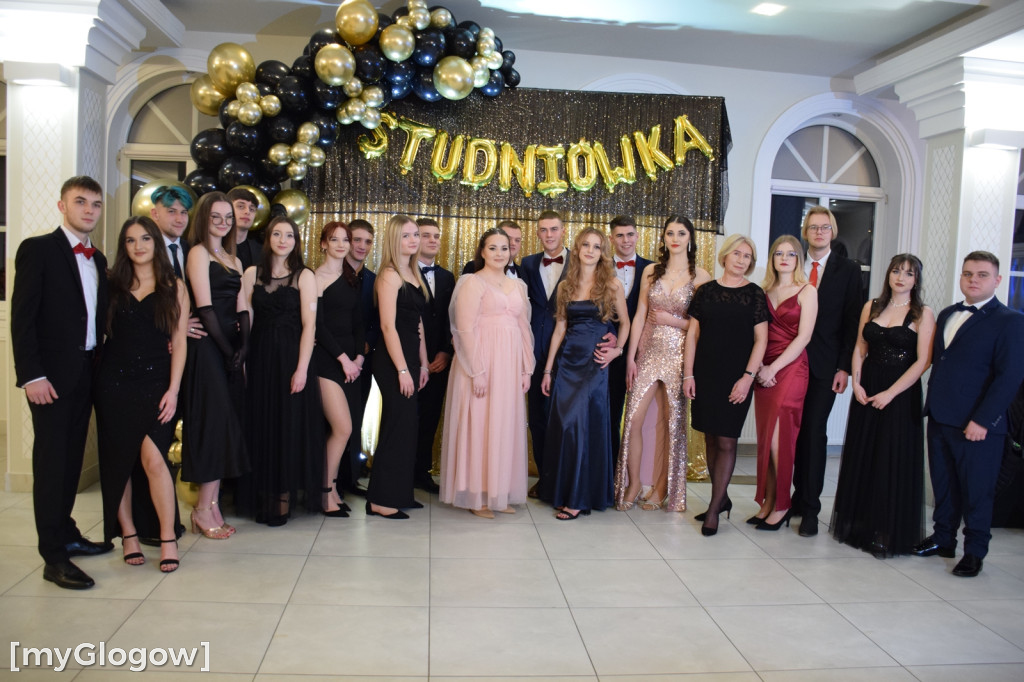 Studniówka samochodówki - budowlanki z Głogowa