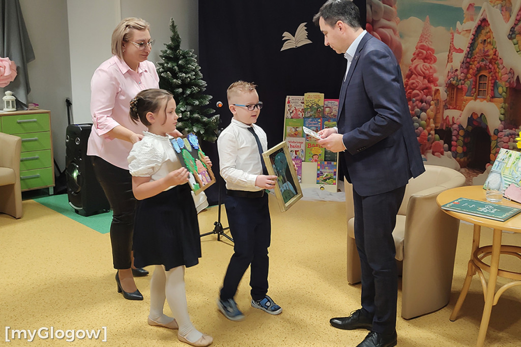  Prezydent Głogowa czytał dzieciom z PP 7 głogowską legendę