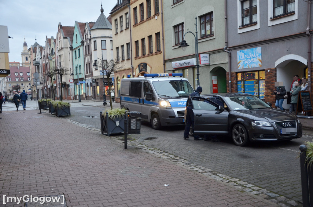 Interwencja policji na ul. Grodzkiej w Głogowie