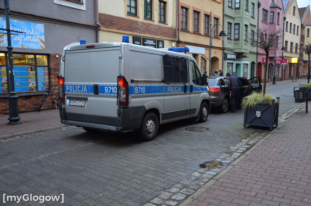 Interwencja policji na ul. Grodzkiej w Głogowie