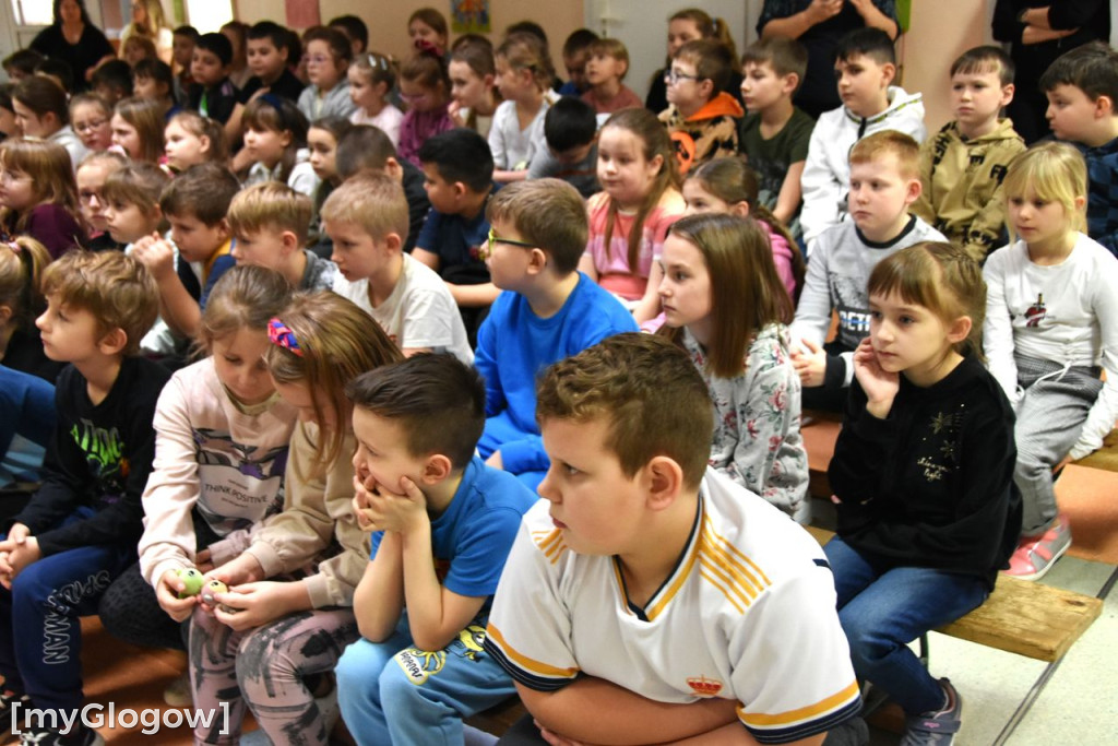 Wójt Kotli zabrała dzieci w świat baśni z Korsyki